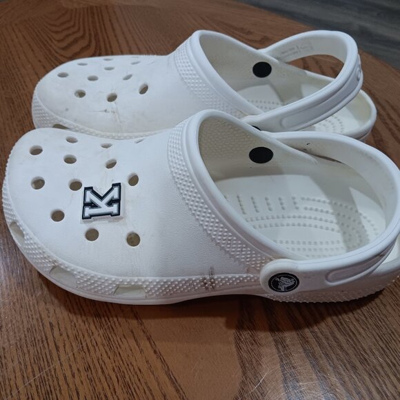 Crocs White Womans Size 6Y fits womans 8 - Picture 2 of 4